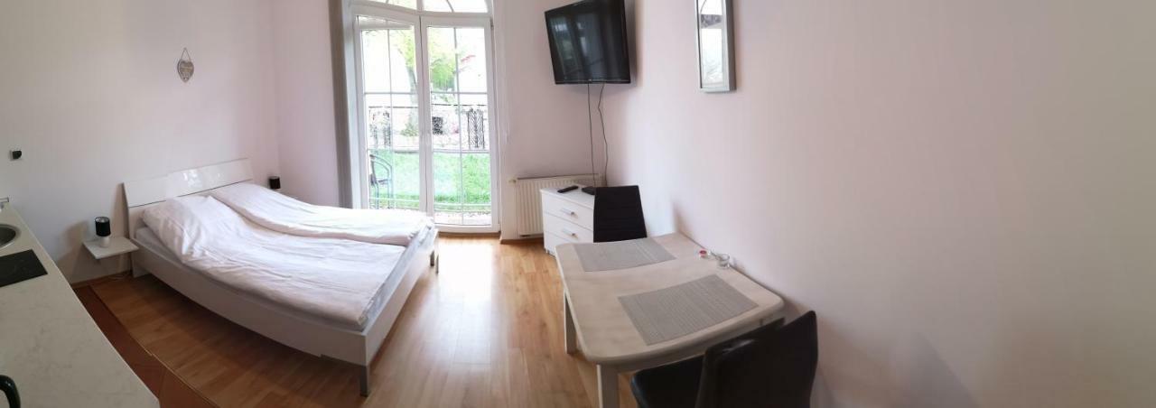 Apartament Trzy Korony 1 ชวีโนวิชแจ ภายนอก รูปภาพ